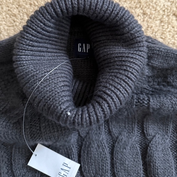 GAP turtleneck - Picture 6 of 8